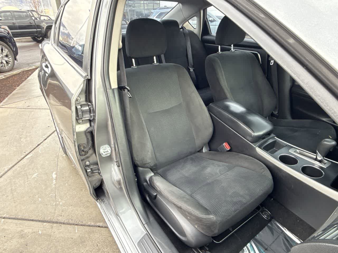 Thumbnail: 2015 Nissan Altima - 14