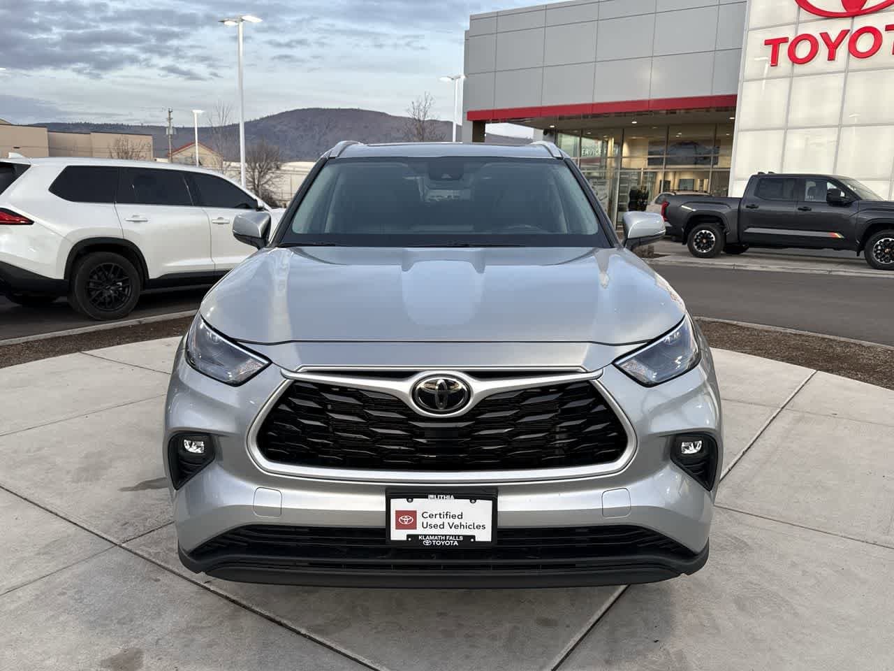 Thumbnail: 2023 Toyota Highlander - 3