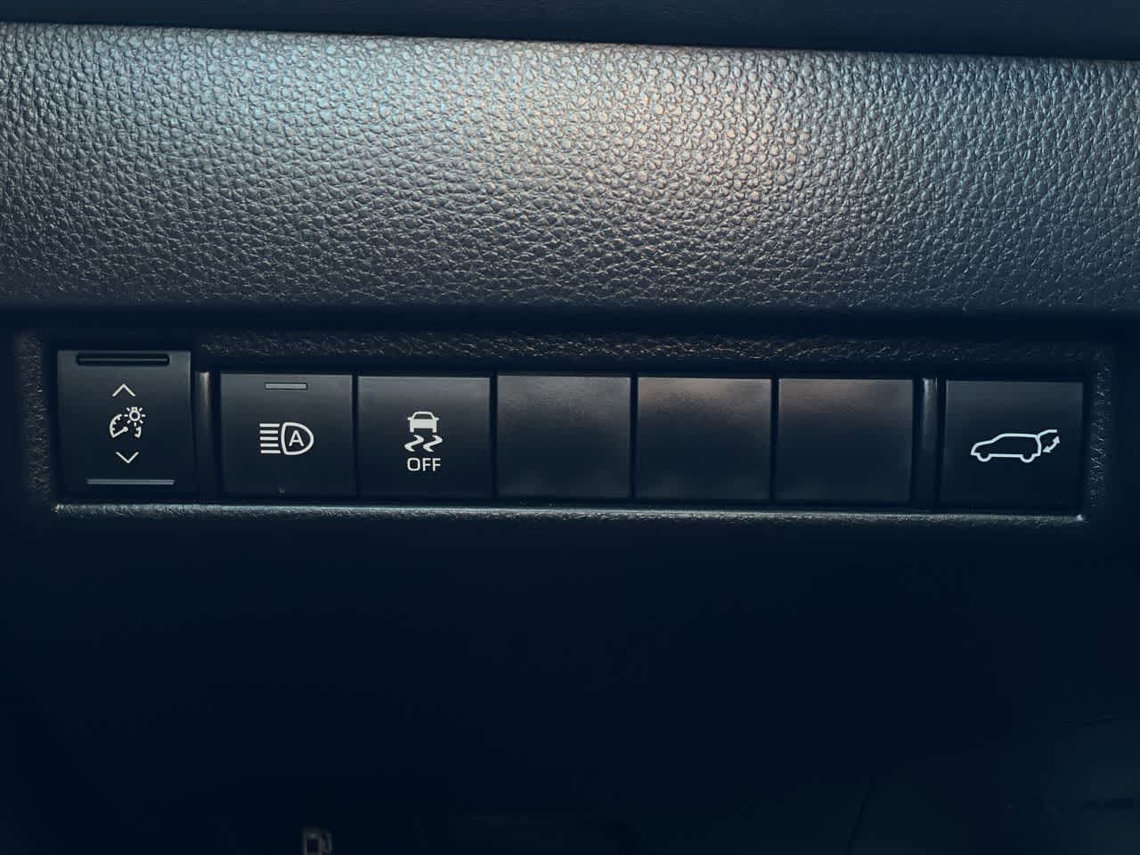 Thumbnail: 2022 Toyota Venza - 21