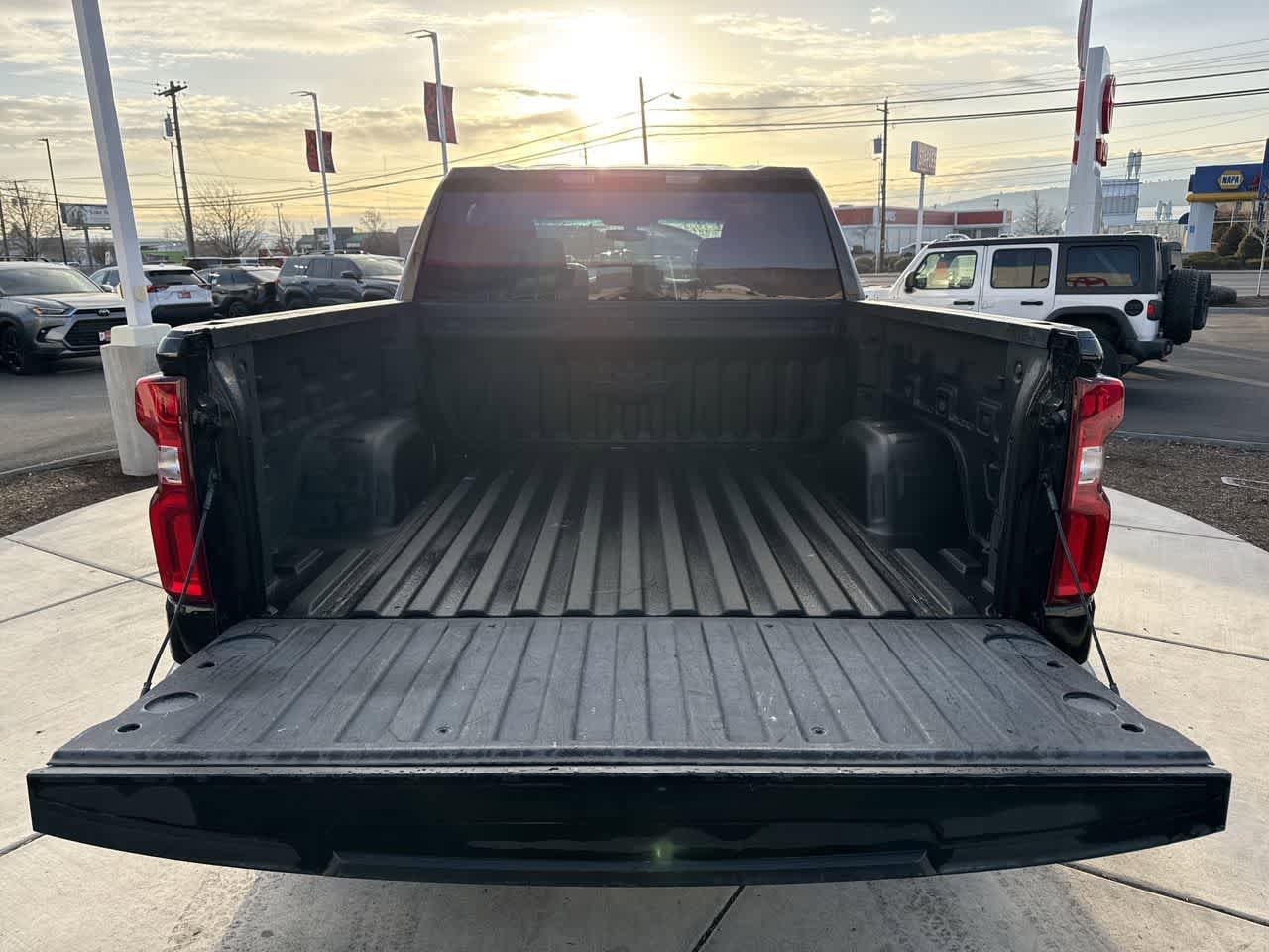 Thumbnail: 2021 Chevrolet Silverado 1500 - 6