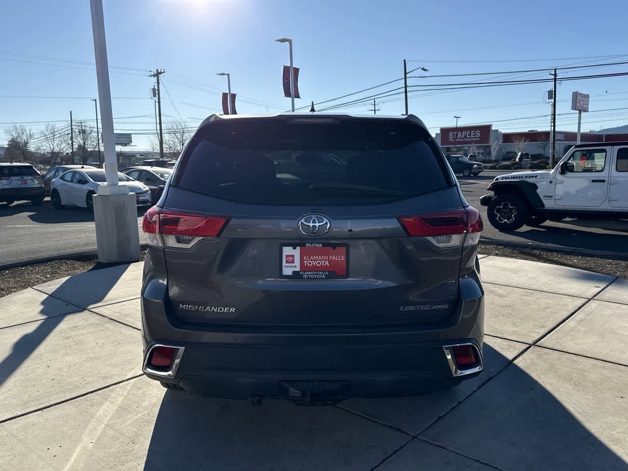 Thumbnail: 2018 Toyota Highlander - 4