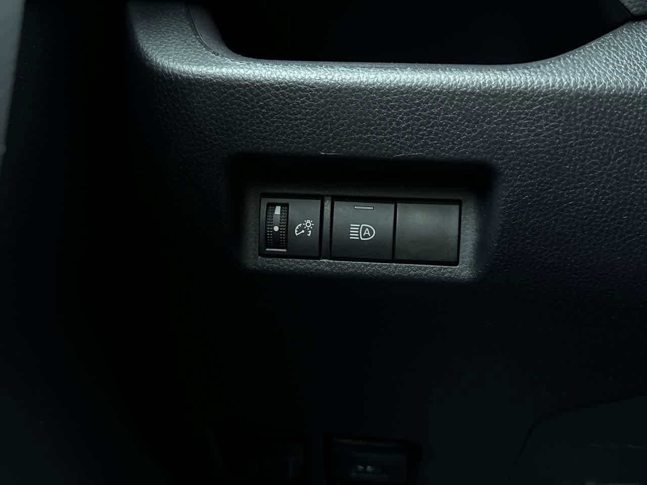 Thumbnail: 2022 Toyota RAV4 - 21