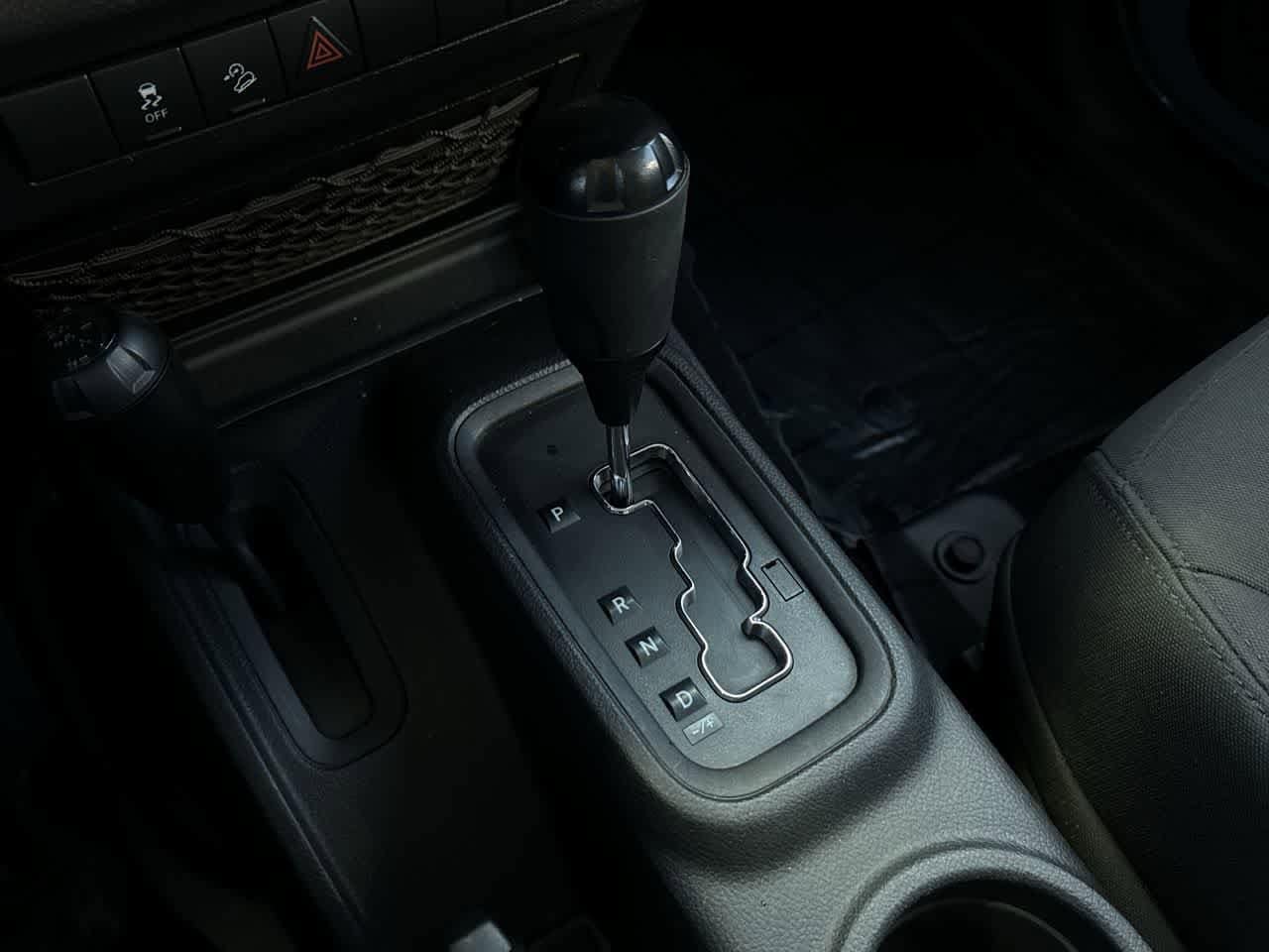 Thumbnail: 2015 Jeep Wrangler - 20