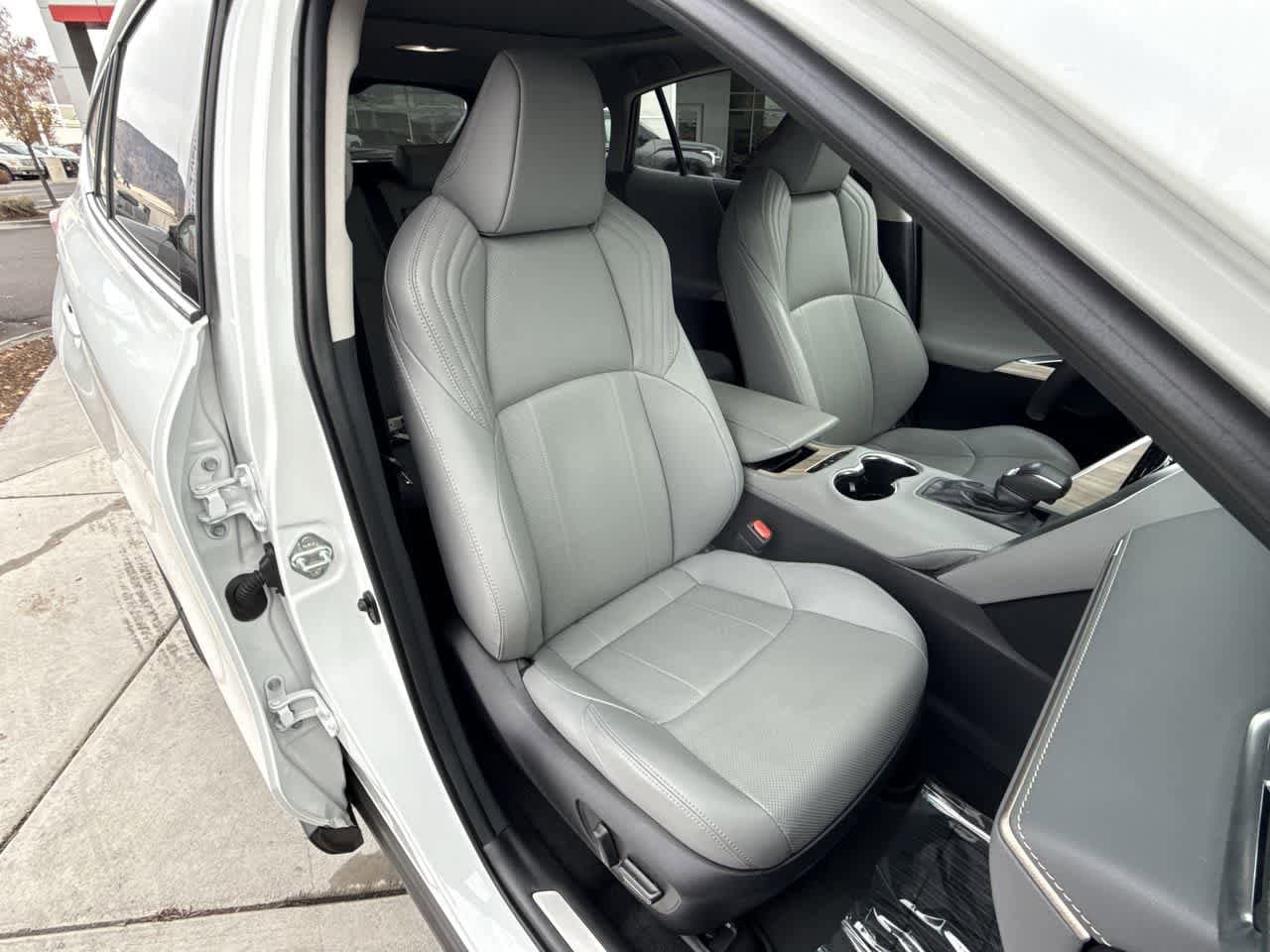 Thumbnail: 2024 Toyota Venza - 14