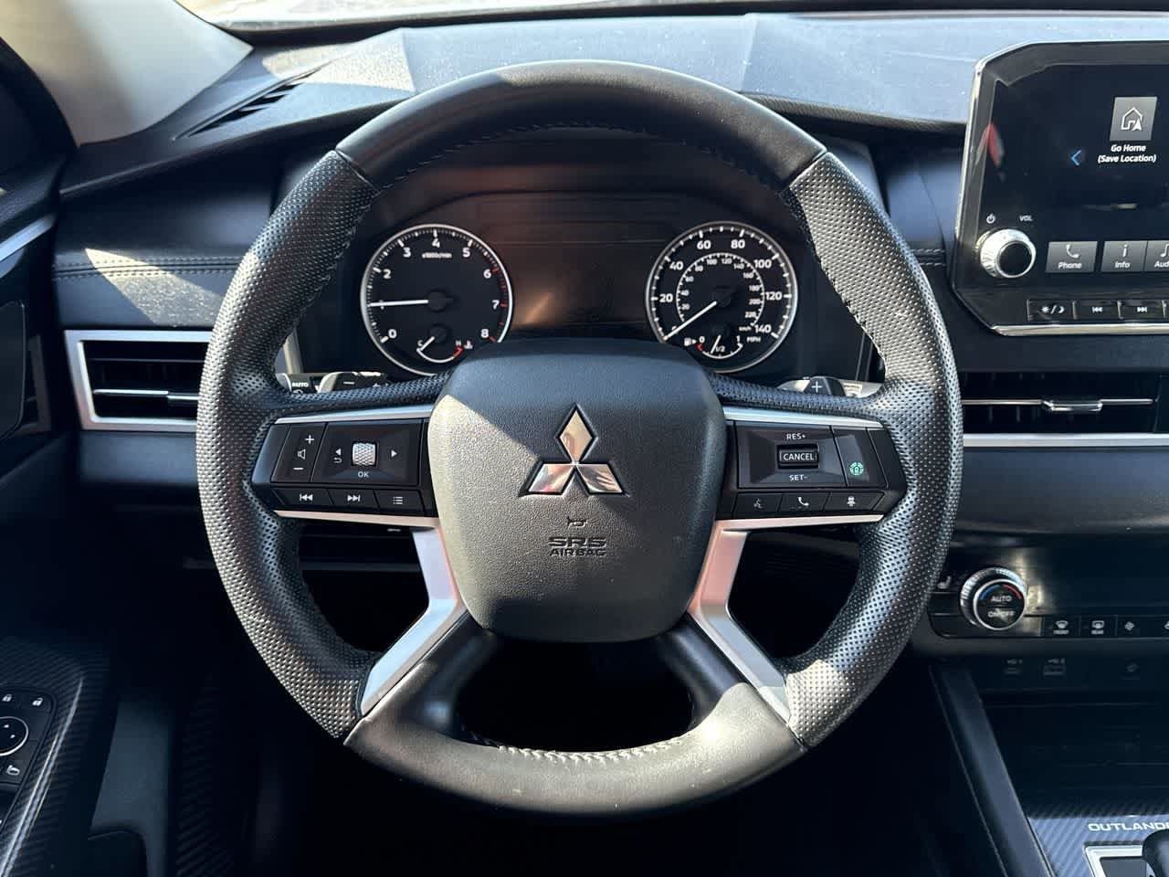 Thumbnail: 2022 Mitsubishi Outlander - 16