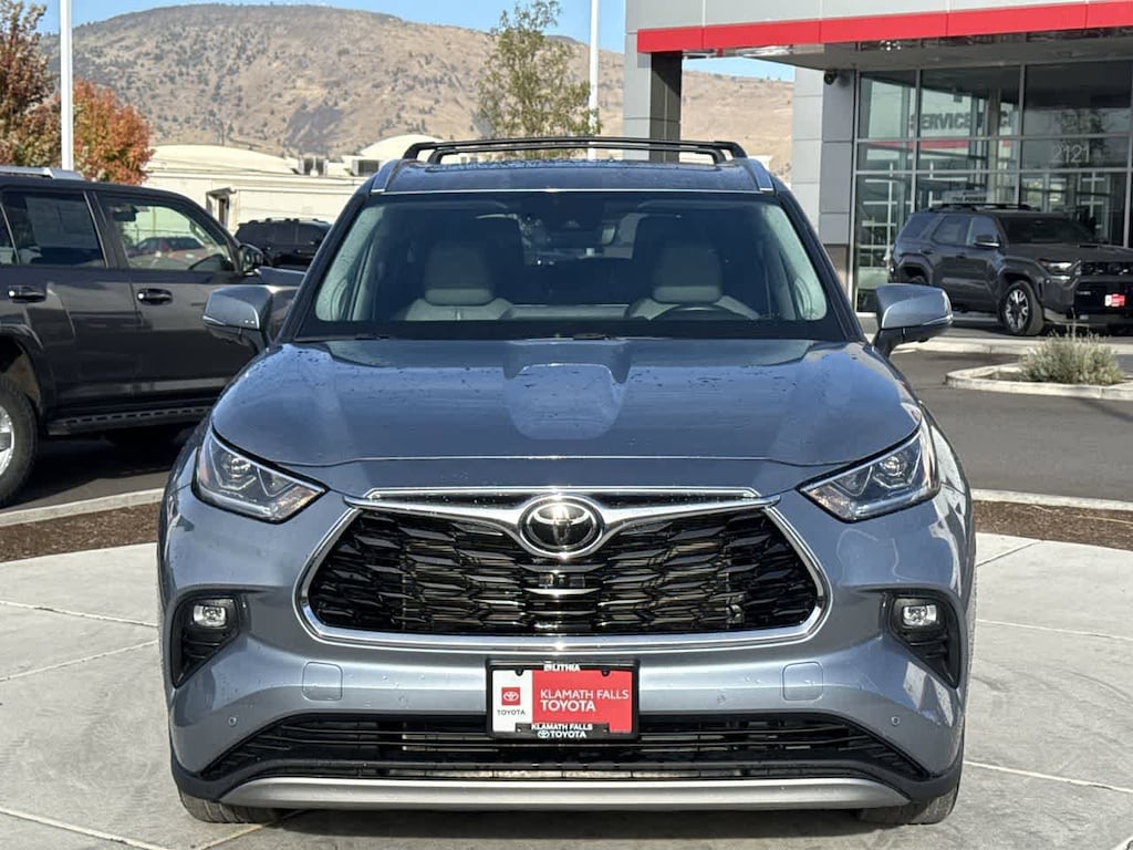 Used 2023 Toyota Highlander Platinum SUV