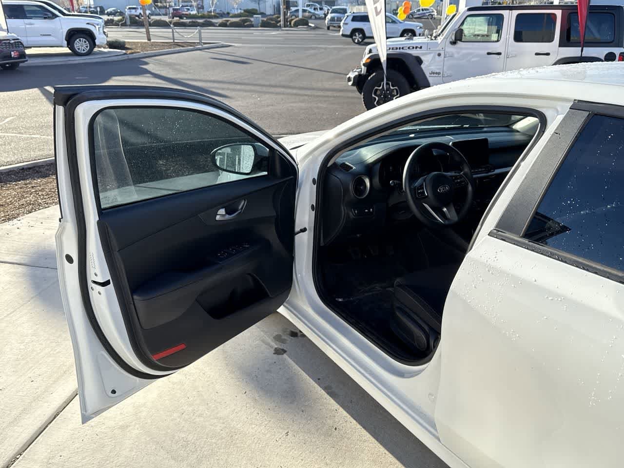 Thumbnail: 2021 Kia Forte - 10