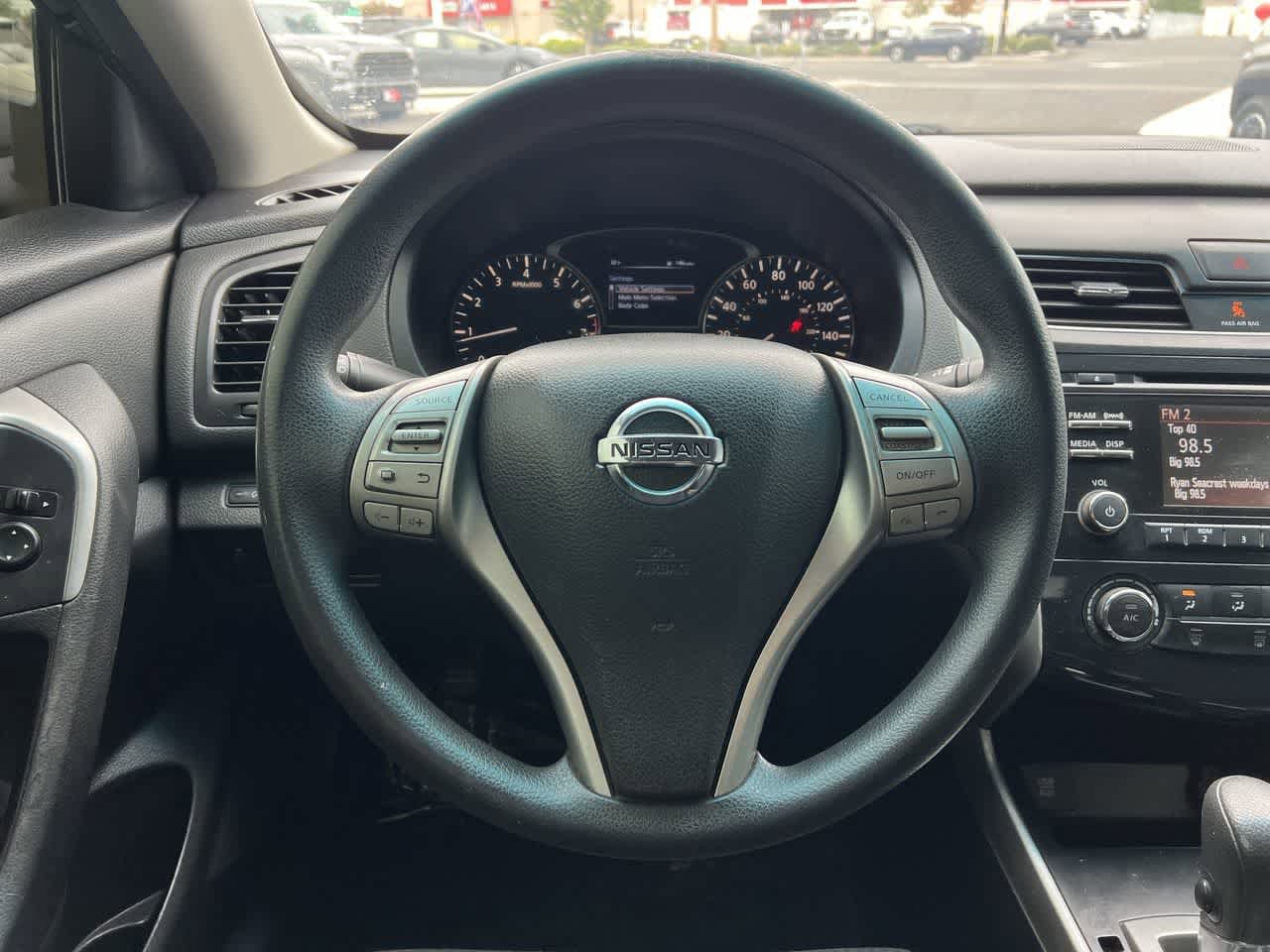 Thumbnail: 2015 Nissan Altima - 16