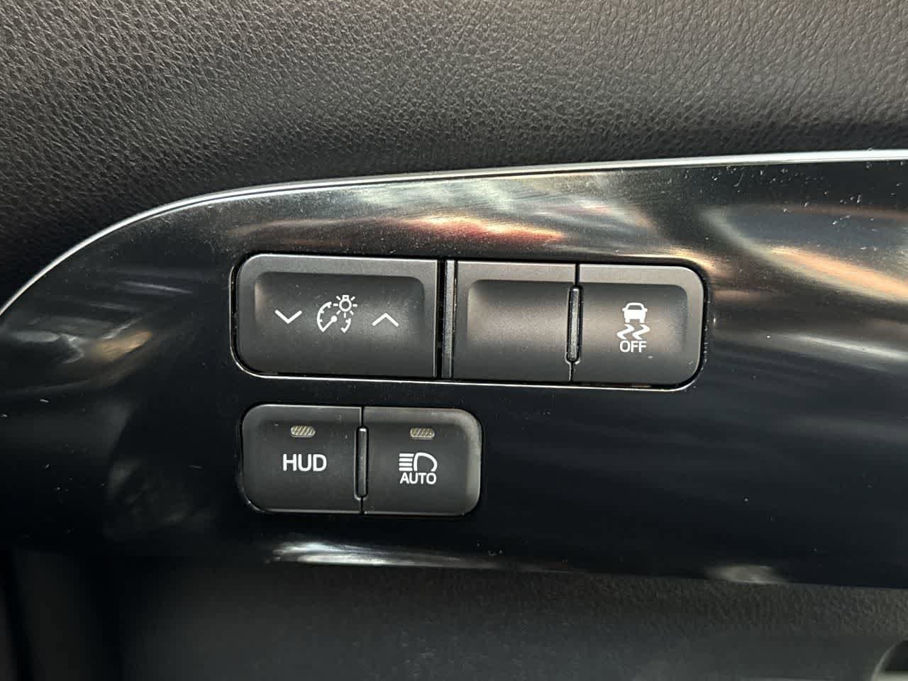 Thumbnail: 2017 Toyota Prius - 21