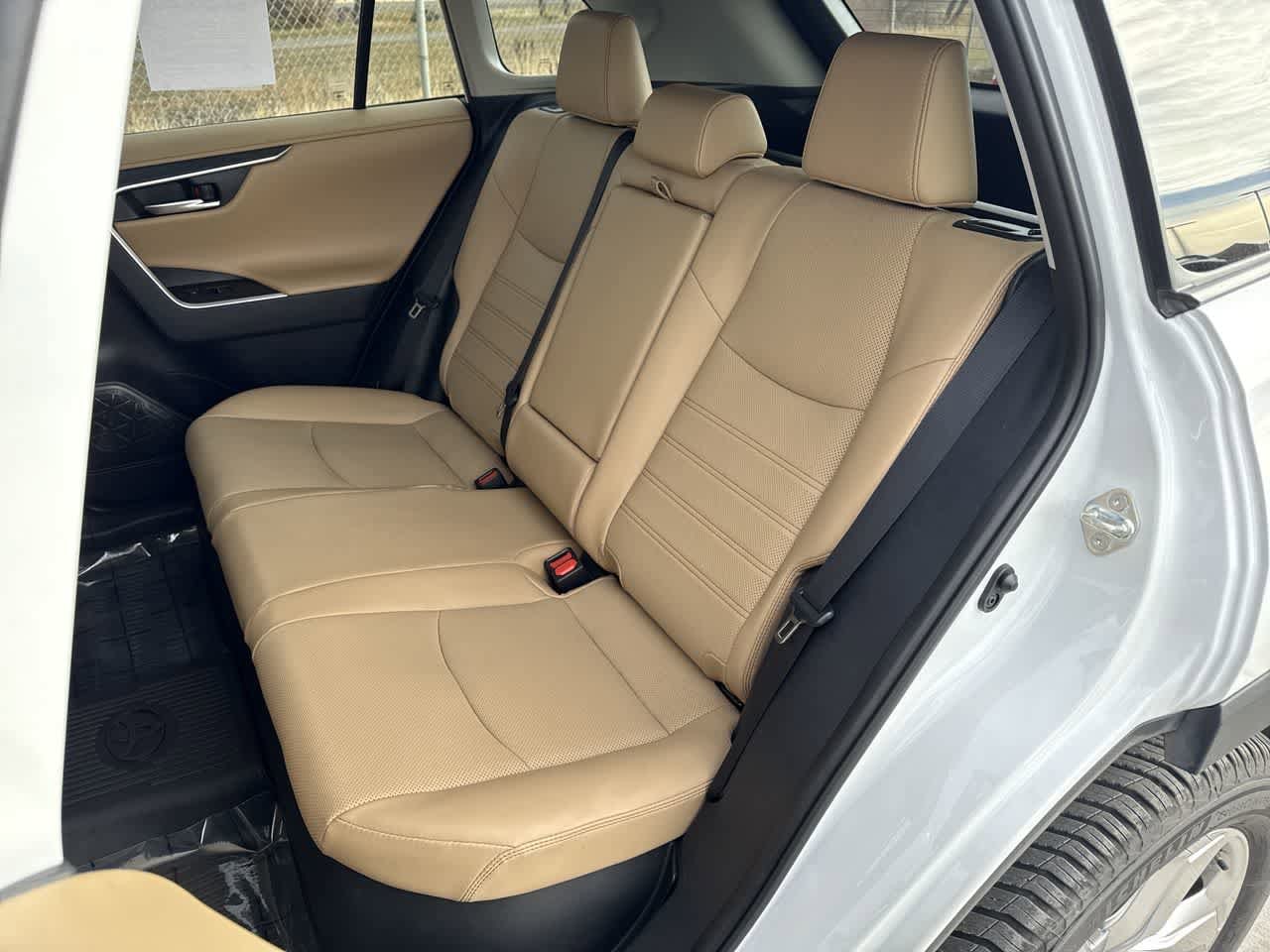 Thumbnail: 2019 Toyota RAV4 - 12