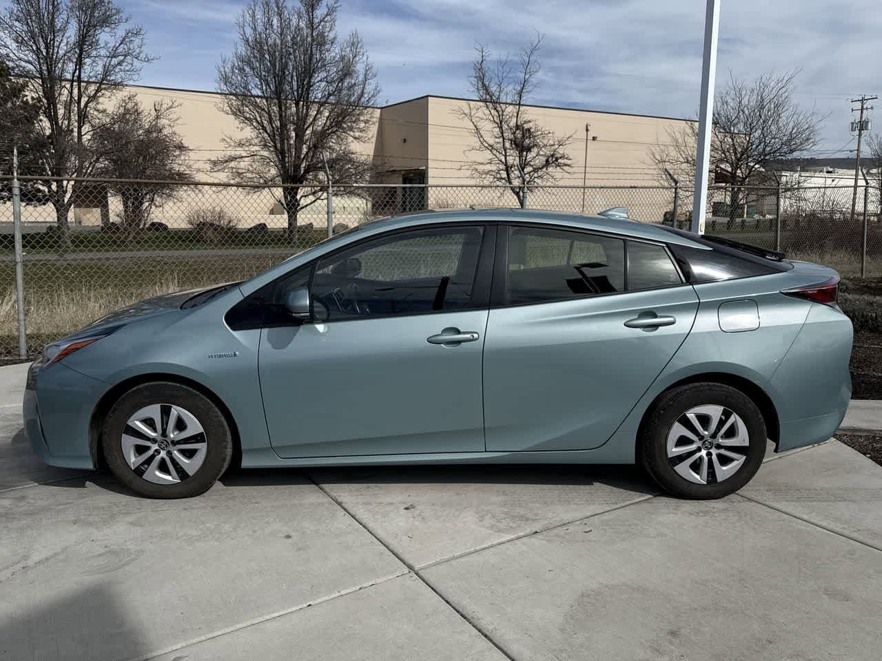 Thumbnail: 2017 Toyota Prius - 2