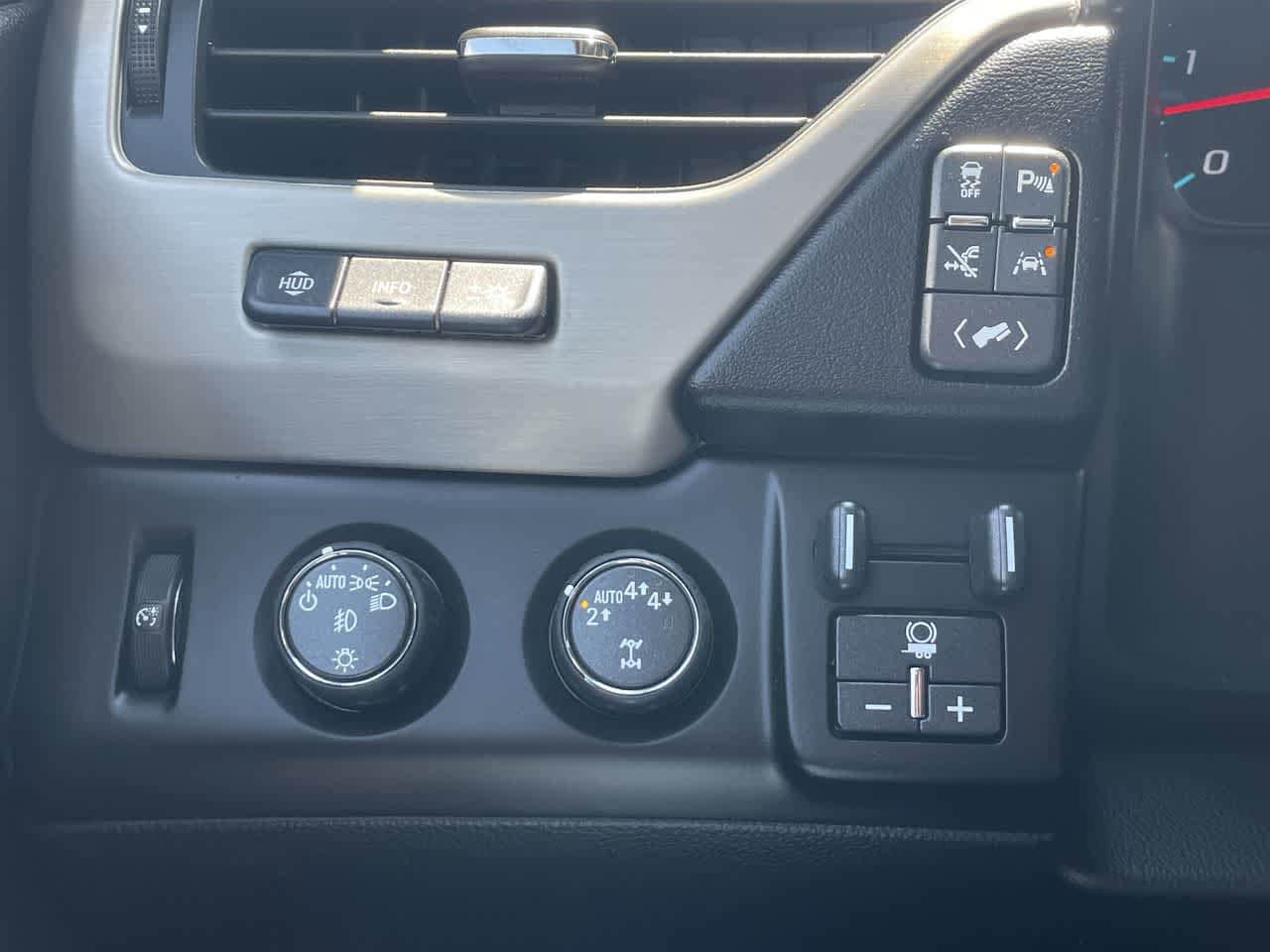 Thumbnail: 2019 GMC Yukon XL - 22