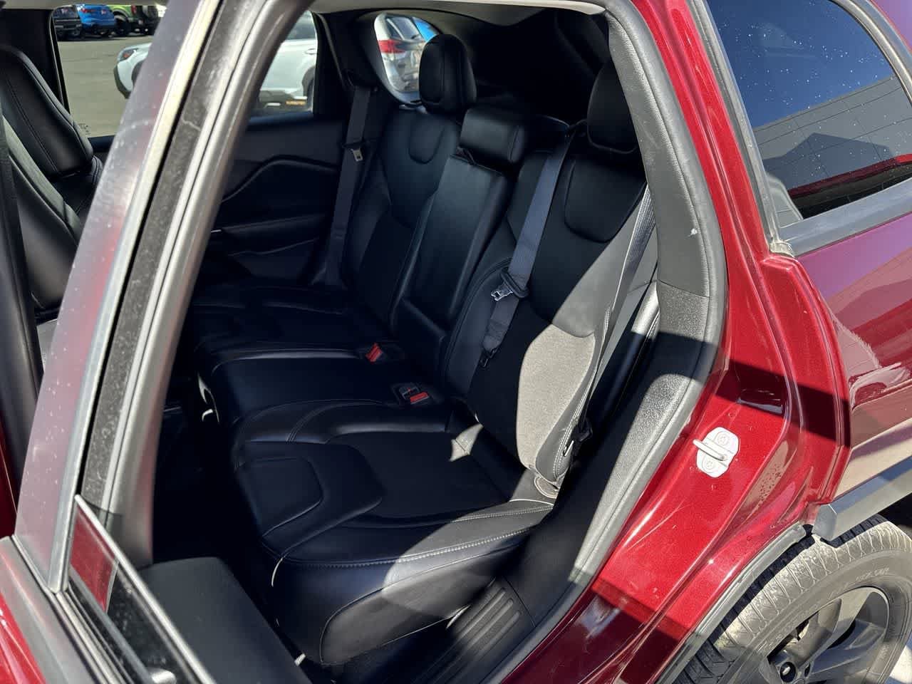 Thumbnail: 2021 Jeep Cherokee - 12