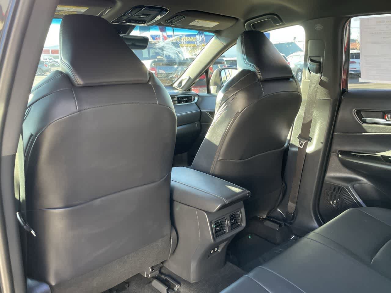 Thumbnail: 2022 Toyota Venza - 13