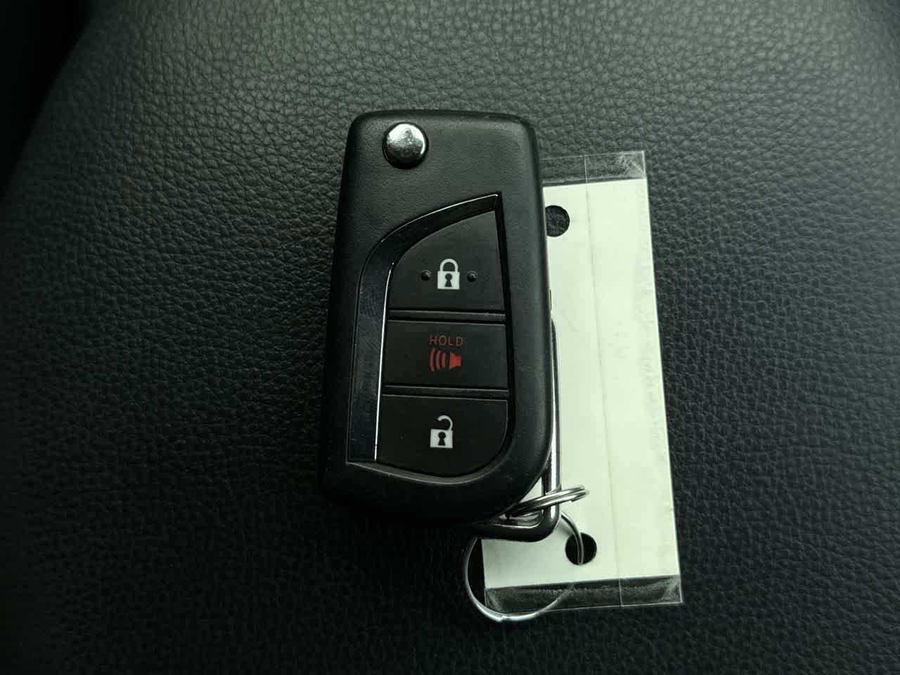 Thumbnail: 2022 Toyota RAV4 - 23