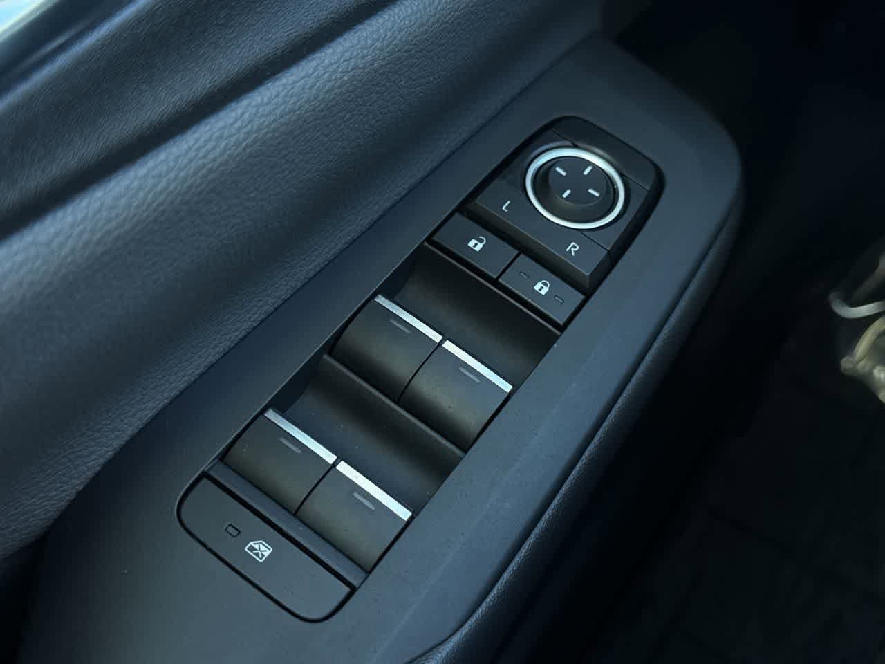 Thumbnail: 2023 Toyota Prius - 22