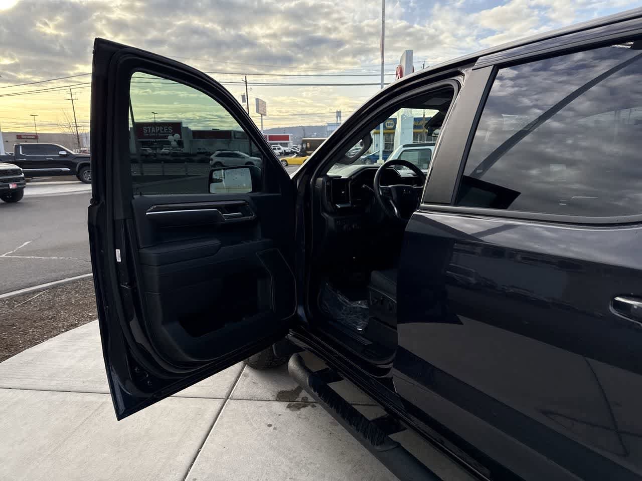 Thumbnail: 2023 Chevrolet Silverado 1500 - 10