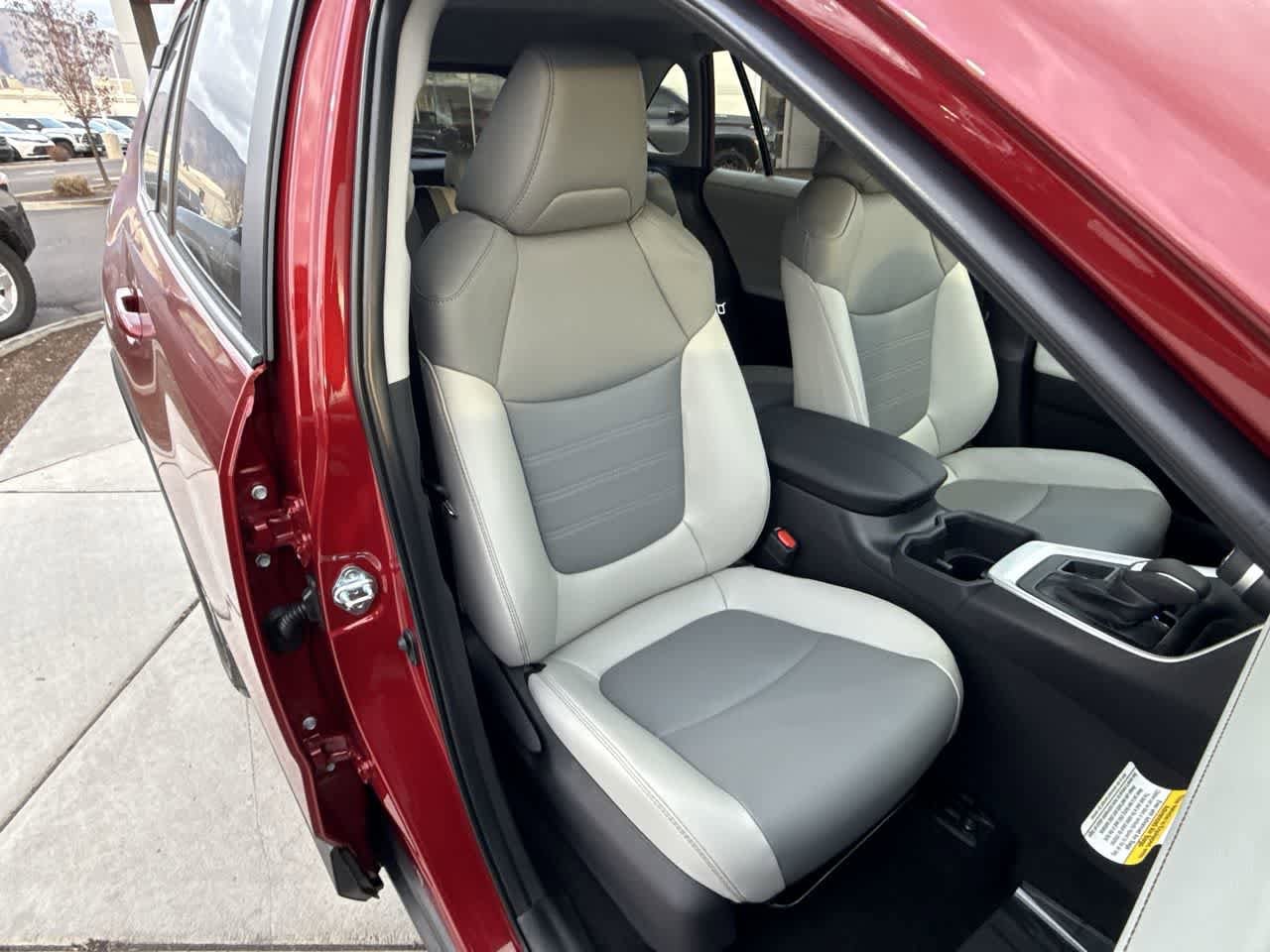 Thumbnail: 2025 Toyota RAV4 - 14