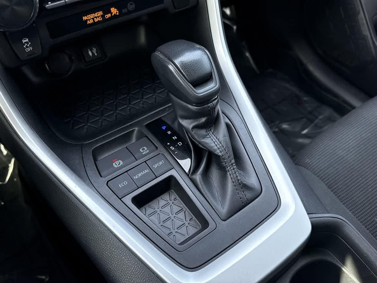 Thumbnail: 2019 Toyota RAV4 - 20