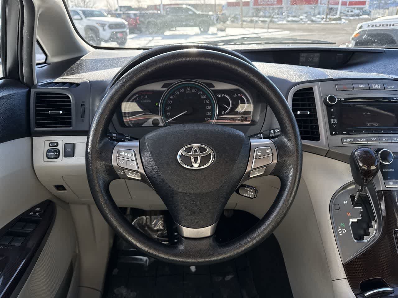 Thumbnail: 2010 Toyota Venza - 16