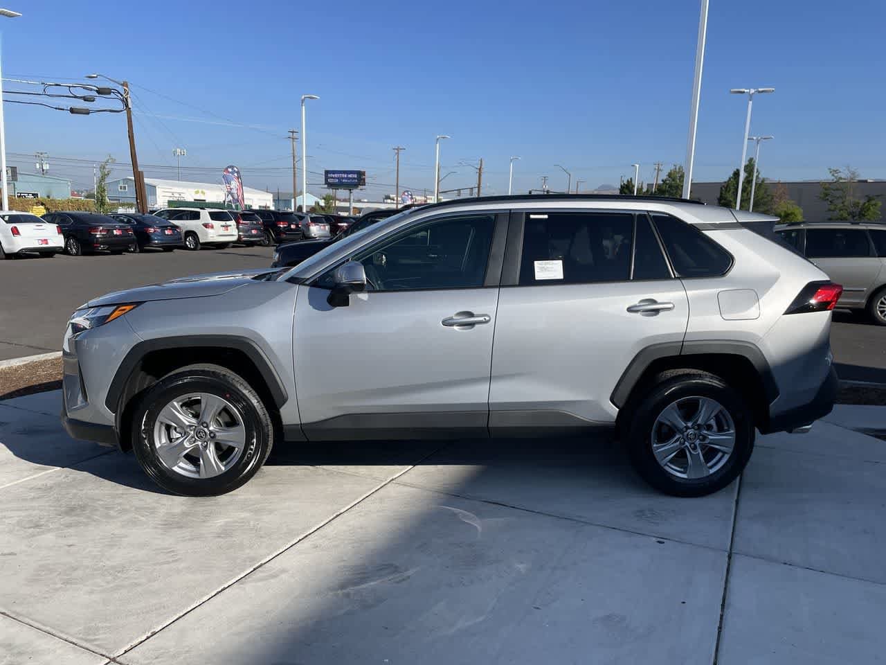 Thumbnail: 2022 Toyota RAV4 - 2
