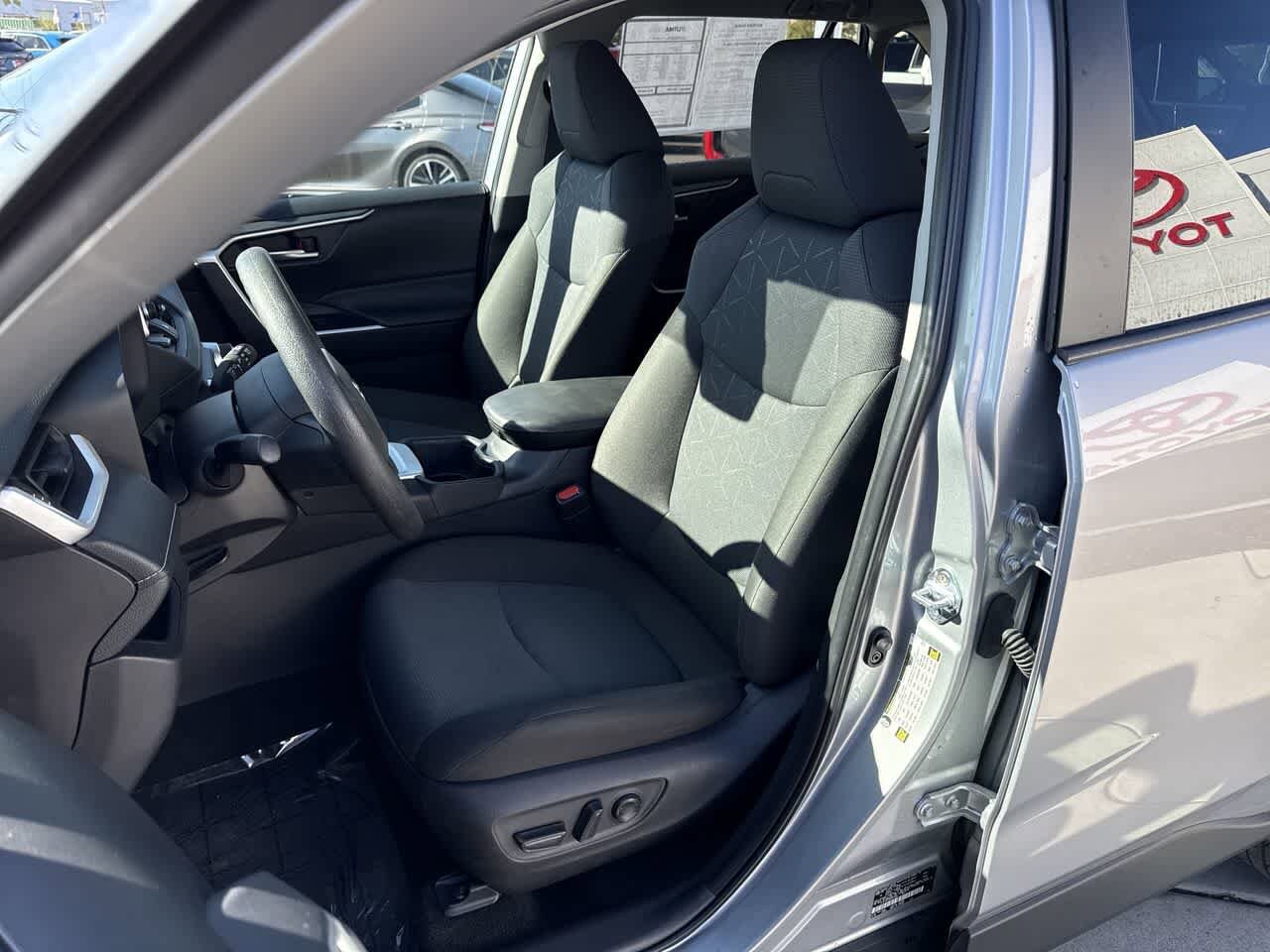 Thumbnail: 2025 Toyota RAV4 - 11