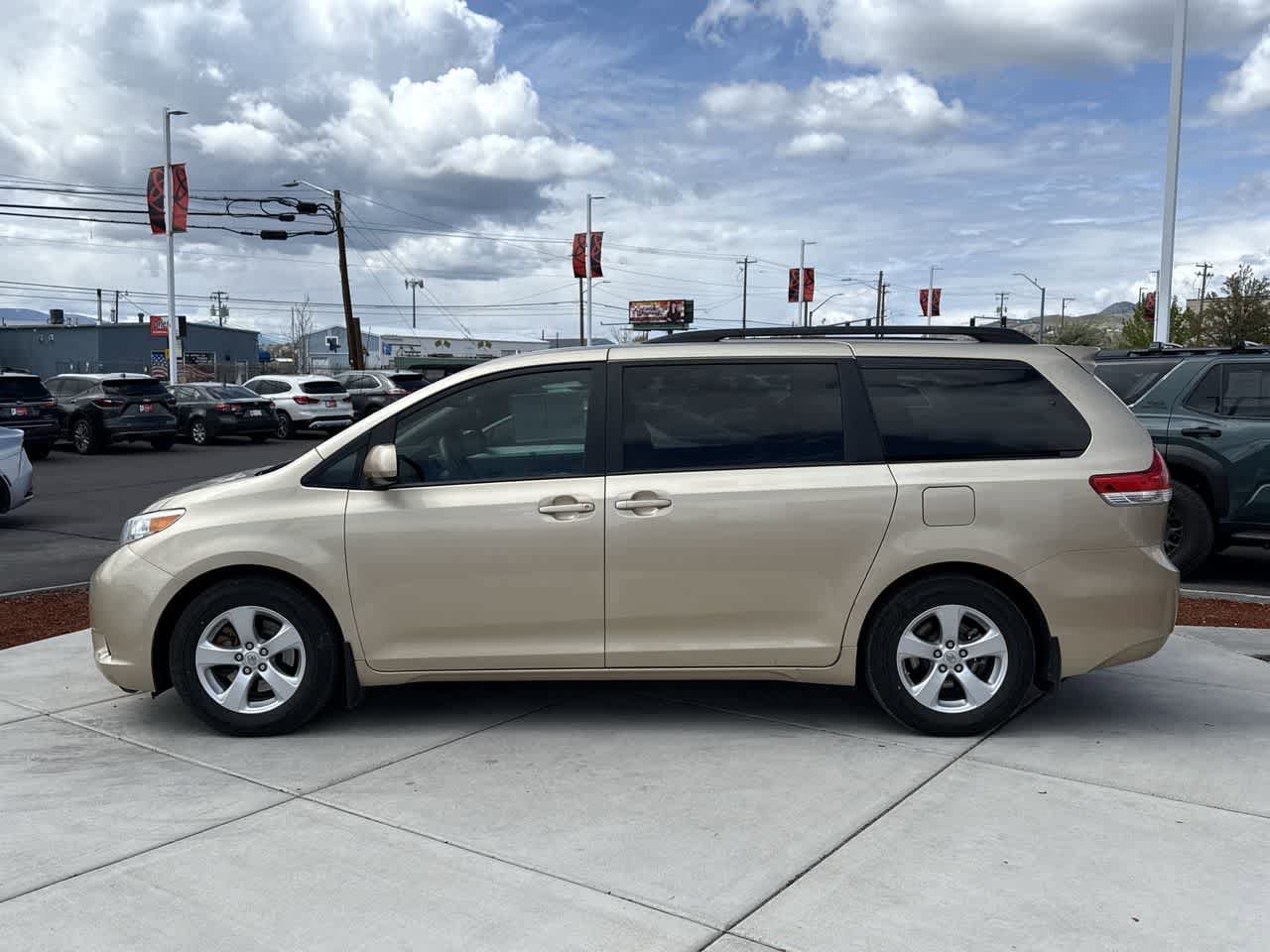 Thumbnail: 2012 Toyota Sienna - 2