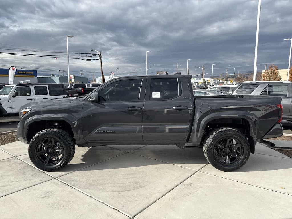 New 2025 Toyota Tacoma SR5 Truck Double Cab