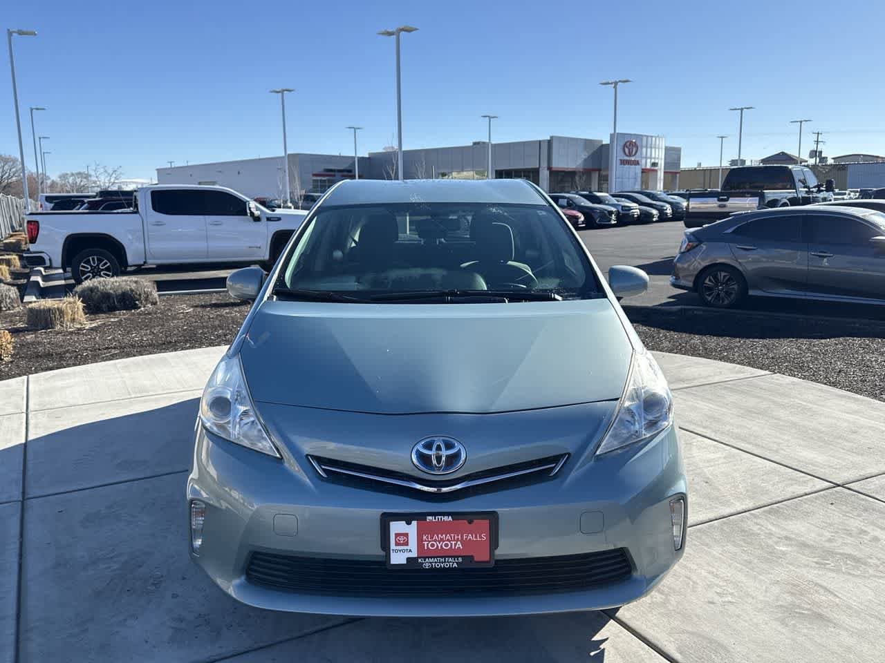 Thumbnail: 2013 Toyota Prius v - 3