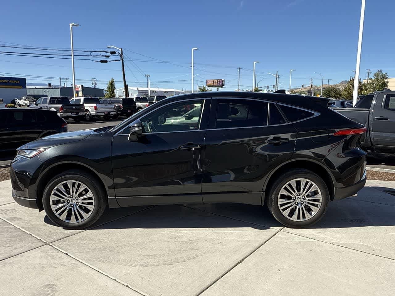 Thumbnail: 2022 Toyota Venza - 2