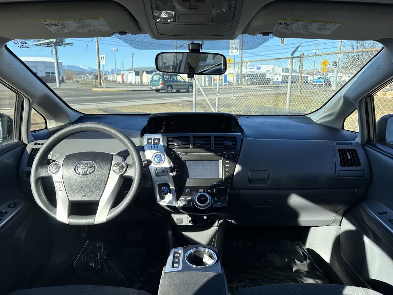 Thumbnail: 2013 Toyota Prius v - 15