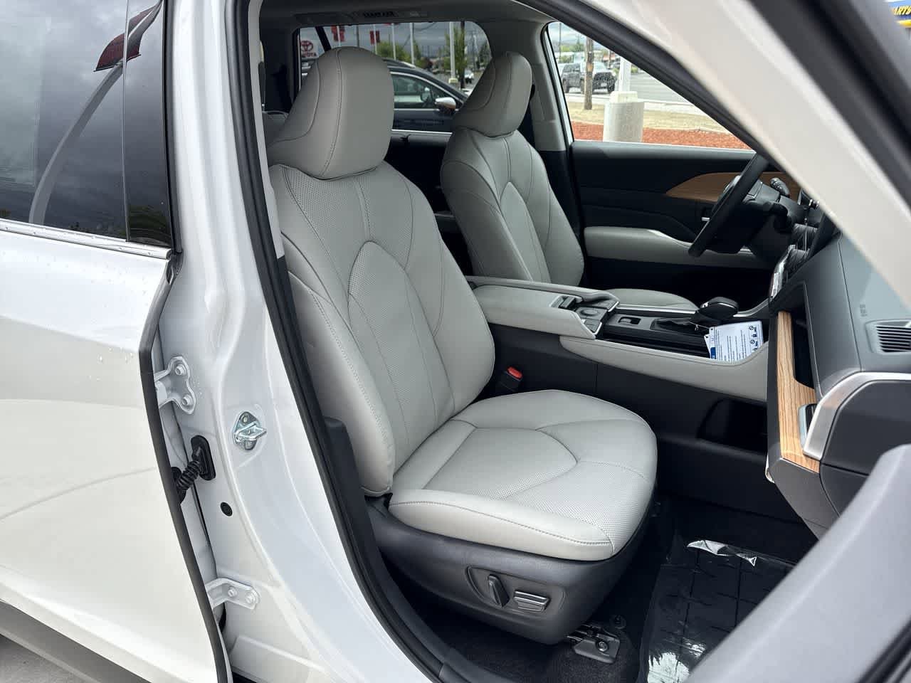 Thumbnail: 2026 Toyota Grand Highlander - 15