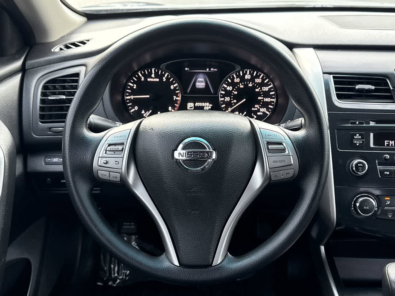 Thumbnail: 2015 Nissan Altima - 16