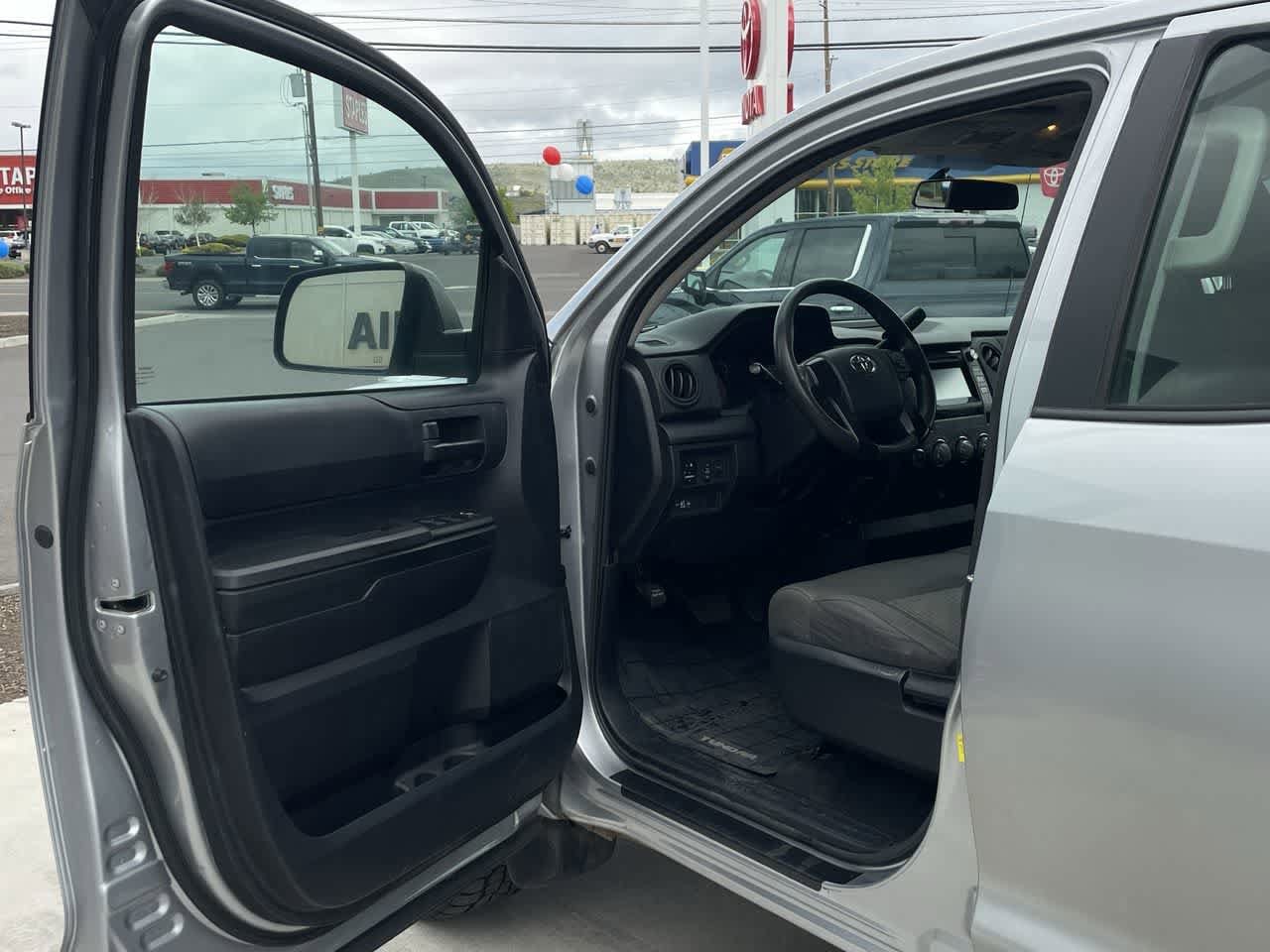 Thumbnail: 2014 Toyota Tundra - 10