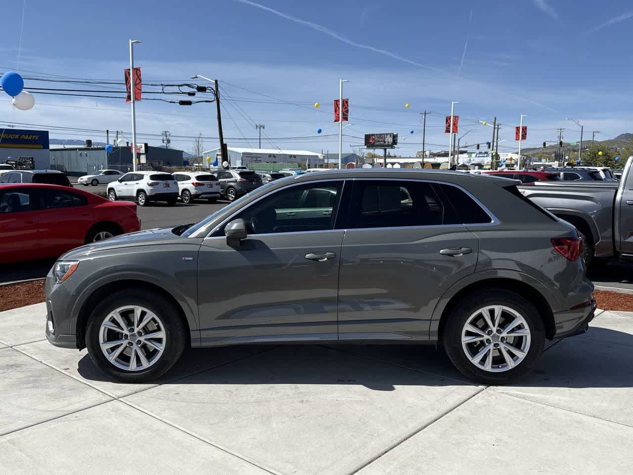 Thumbnail: 2021 Audi Q3 - 2