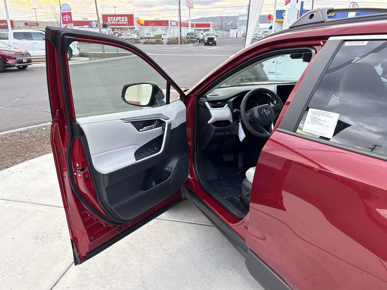 Thumbnail: 2025 Toyota RAV4 - 10