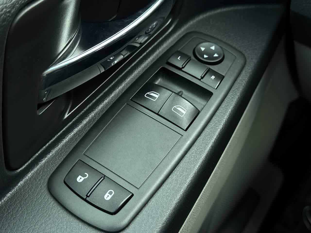 Thumbnail: 2010 Dodge Grand Caravan - 22