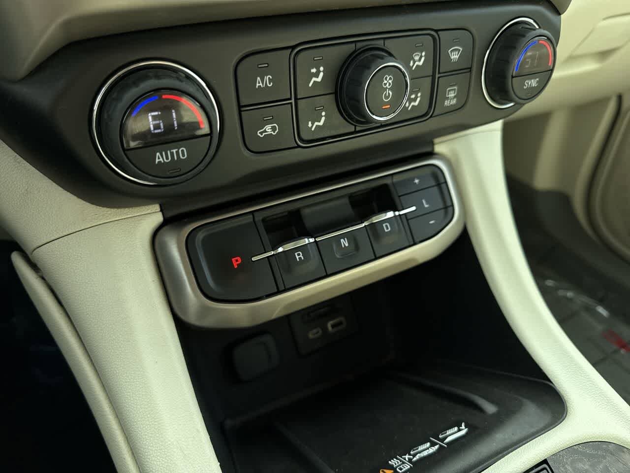 Thumbnail: 2022 GMC Acadia - 21