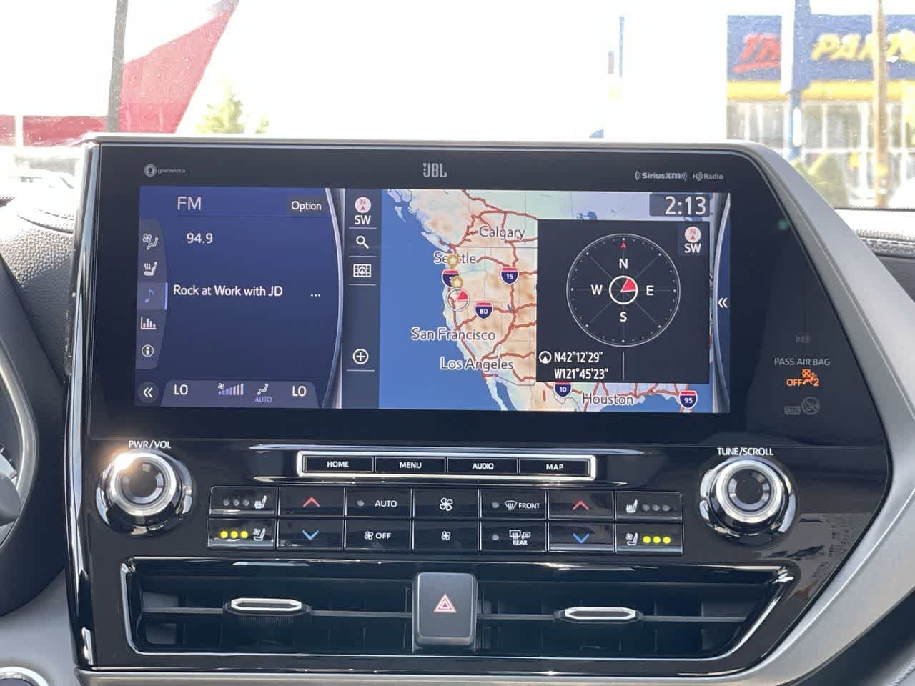 Thumbnail: 2021 Toyota Highlander - 21