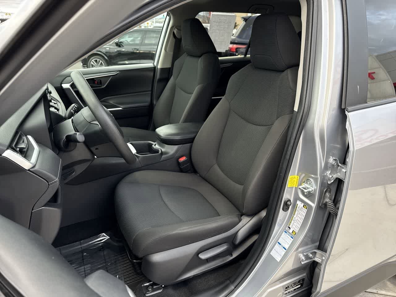 Thumbnail: 2022 Toyota RAV4 - 11