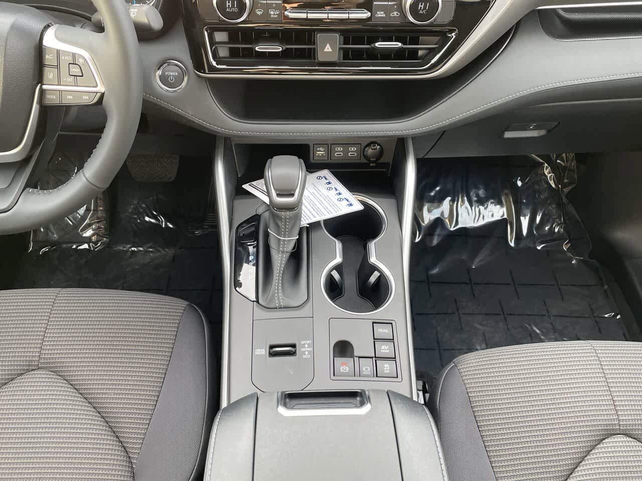 Thumbnail: 2023 Toyota Highlander - 19