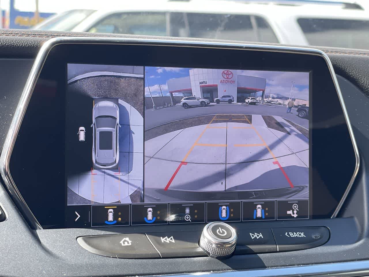 Thumbnail: 2019 Chevrolet Blazer - 21