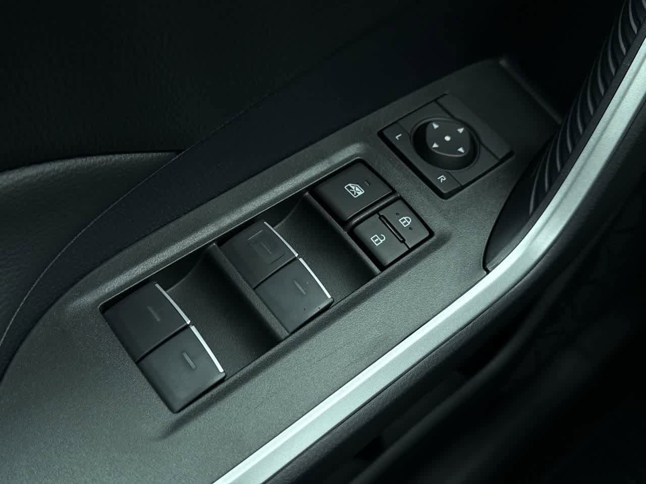 Thumbnail: 2025 Toyota RAV4 - 22