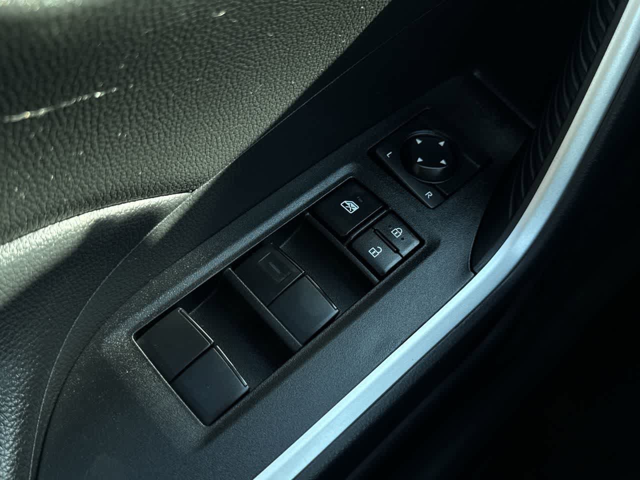 Thumbnail: 2025 Toyota RAV4 - 22