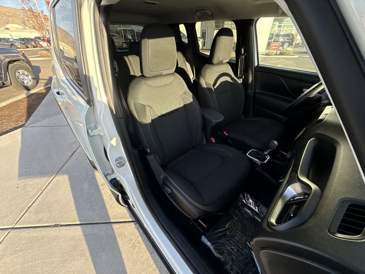 Thumbnail: 2023 Jeep Renegade - 14