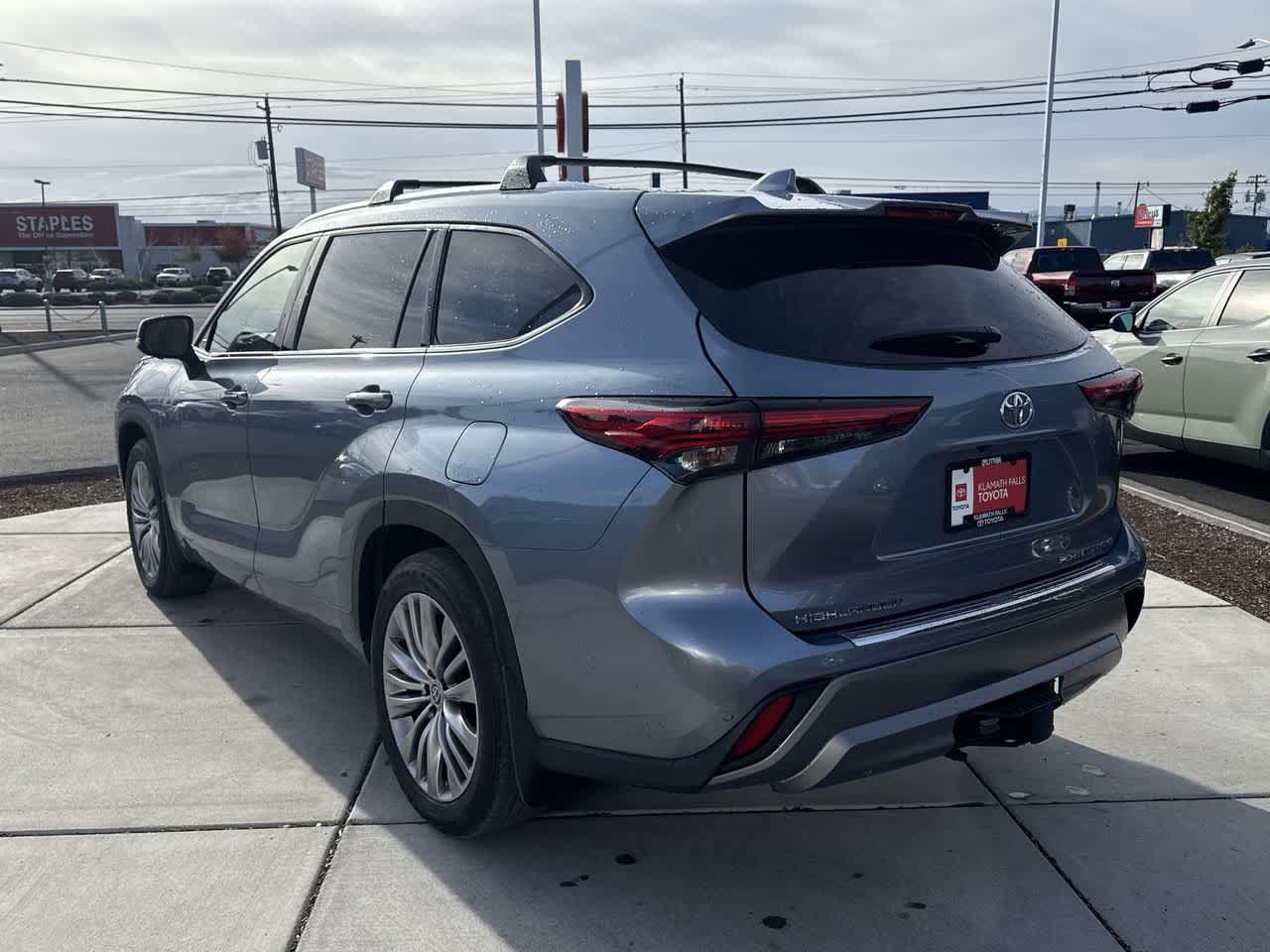 Thumbnail: 2023 Toyota Highlander - 5