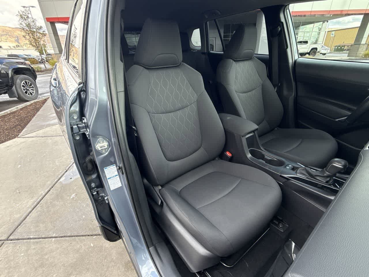 Thumbnail: 2022 Toyota Corolla Cross - 14