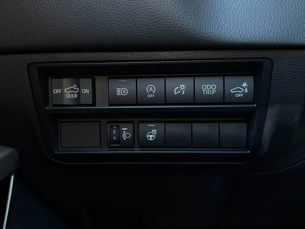 Thumbnail: 2023 Toyota Tundra - 21