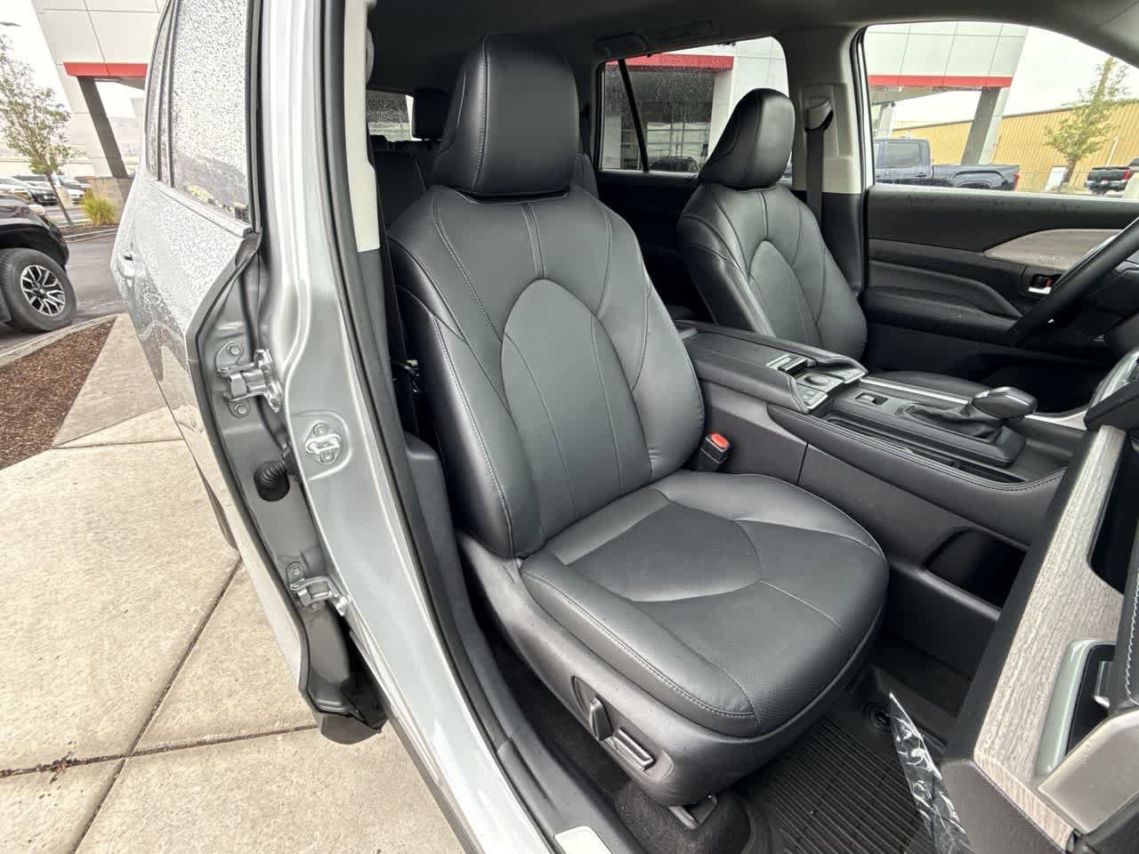 Thumbnail: 2024 Toyota Grand Highlander - 15