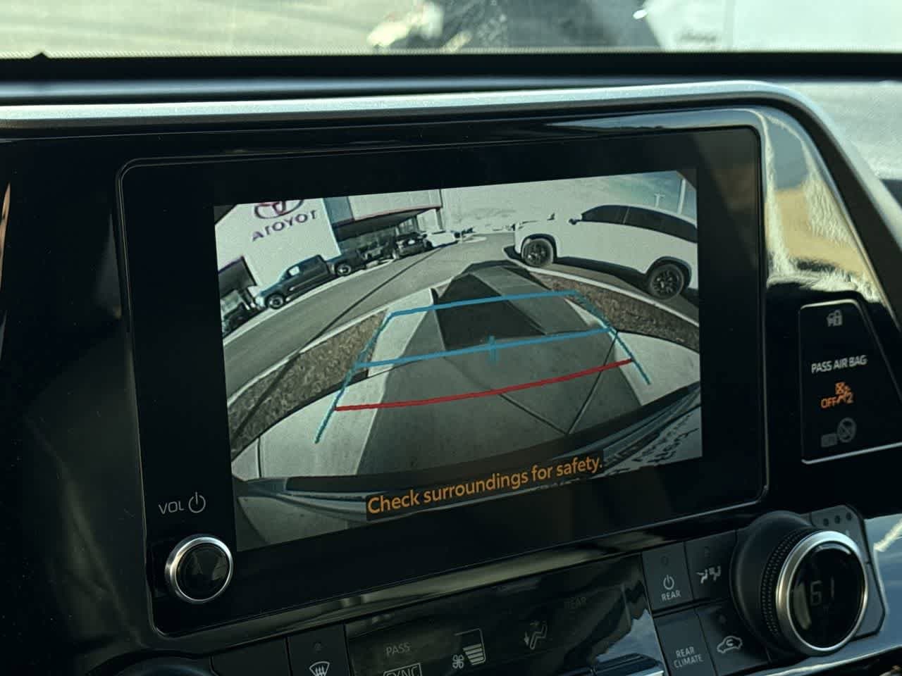 Thumbnail: 2023 Toyota Highlander - 20